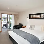 306 Motel Apartments