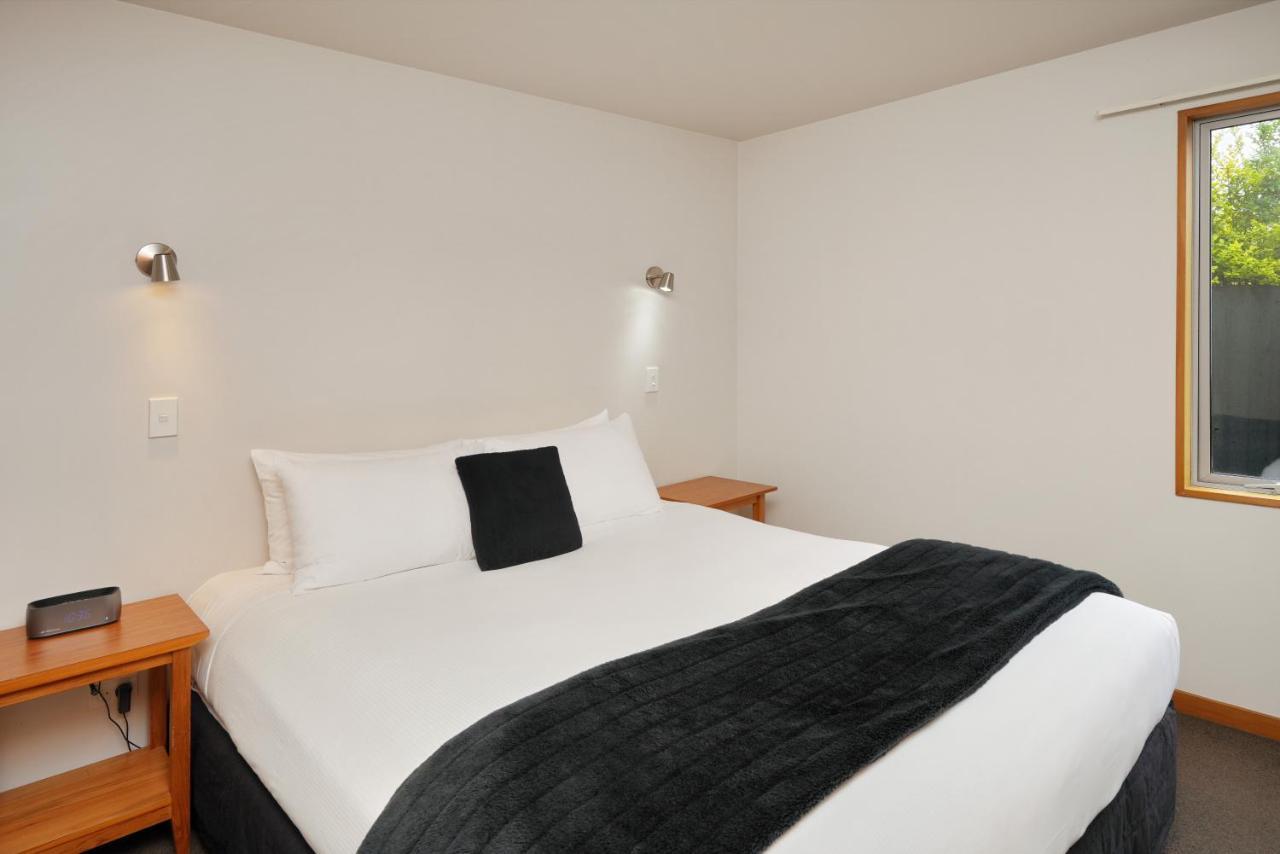 306 Motel 4*